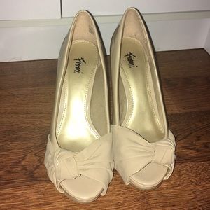 Tan bow stilettos